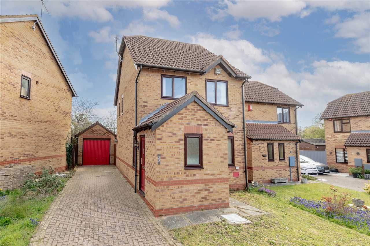 3 bed semidetached house for sale in Mithras Gardens, Wavendon Gate