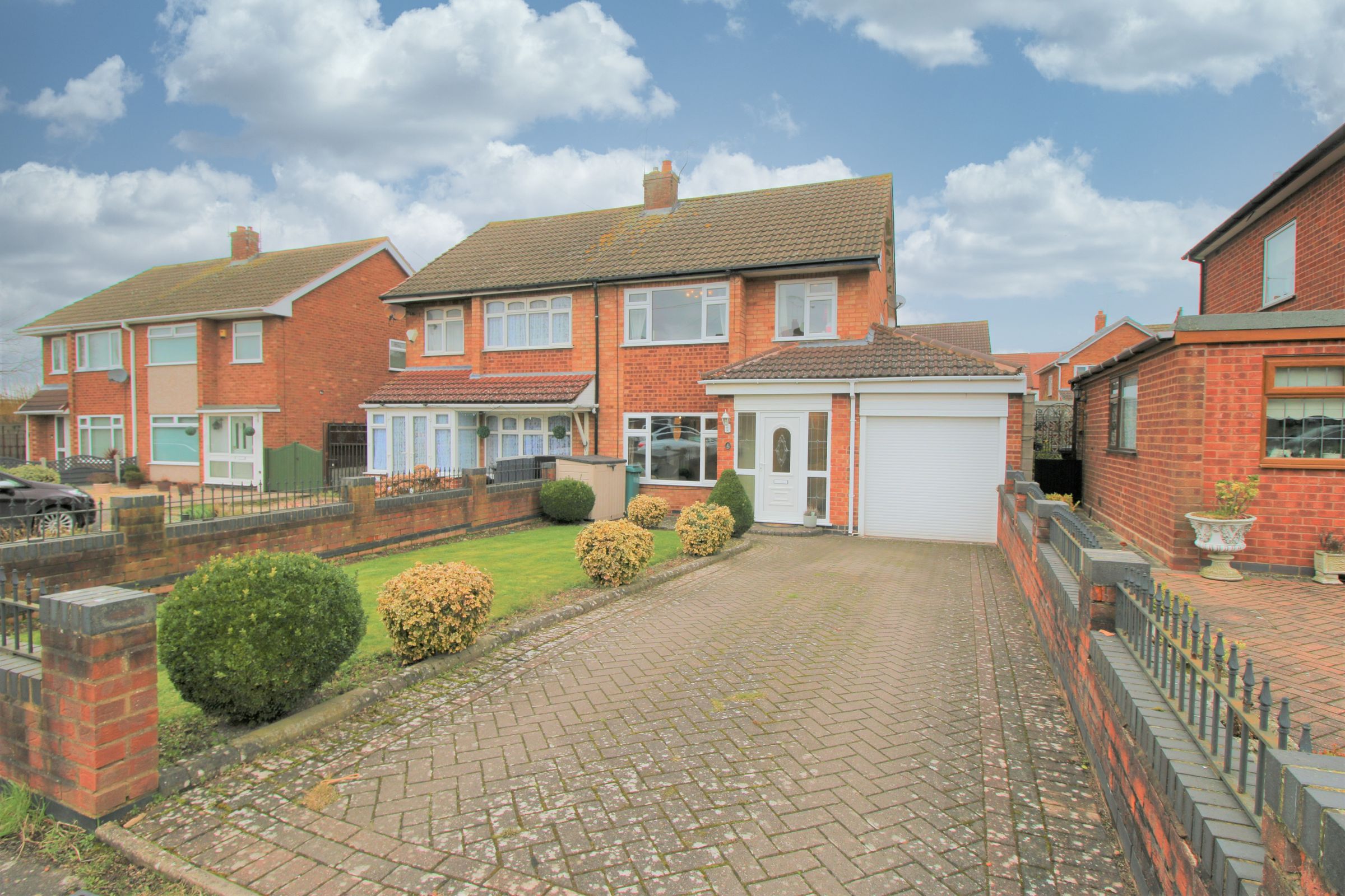 3 bed semidetached house for sale in Gordon Close, Bedworth CV12 Zoopla