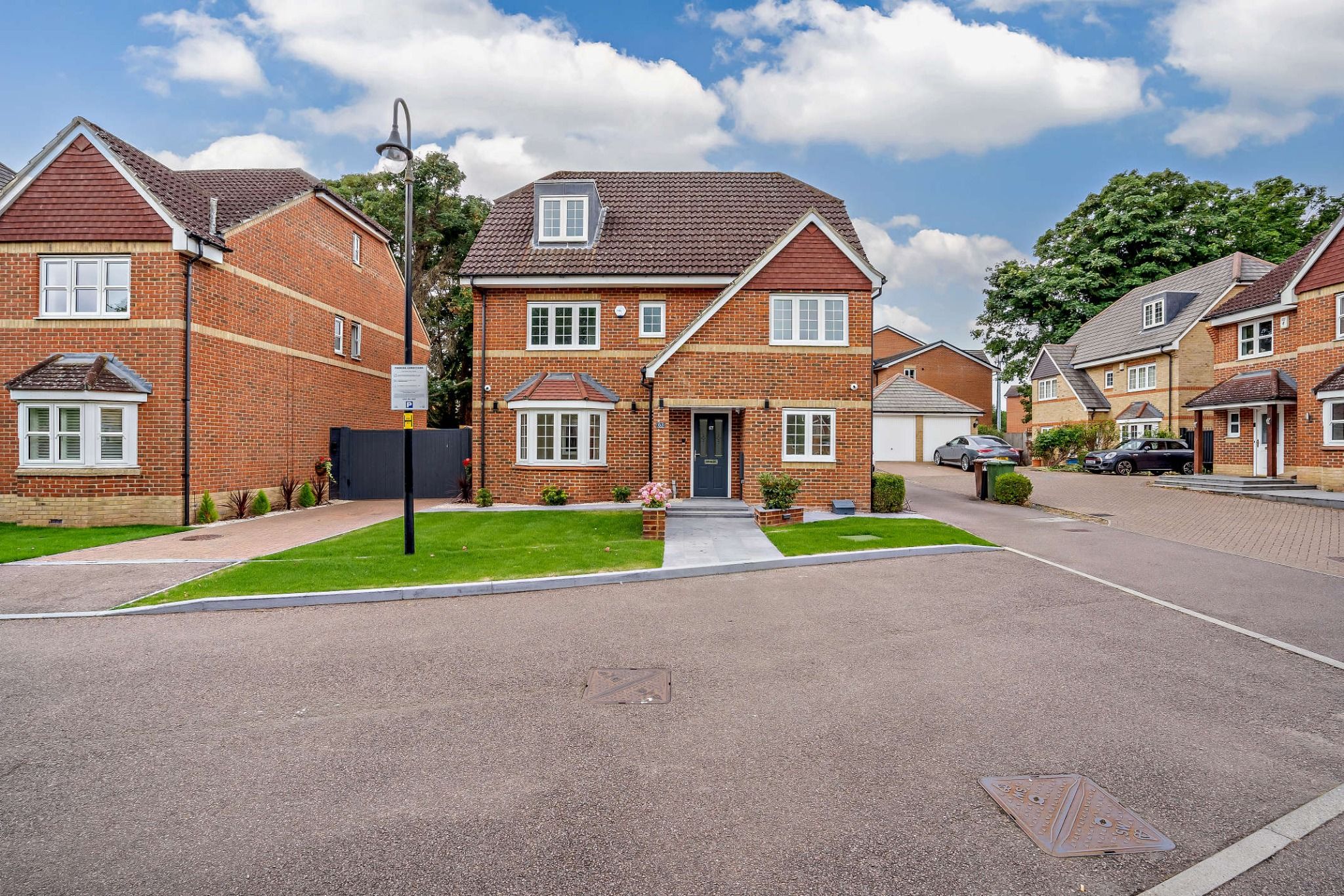 5 bed detached house for sale in Wellsfield, Bushey WD23 Zoopla