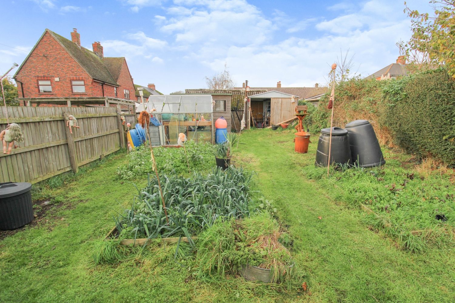 3 bed end terrace house for sale in Hill View, Maiden Newton