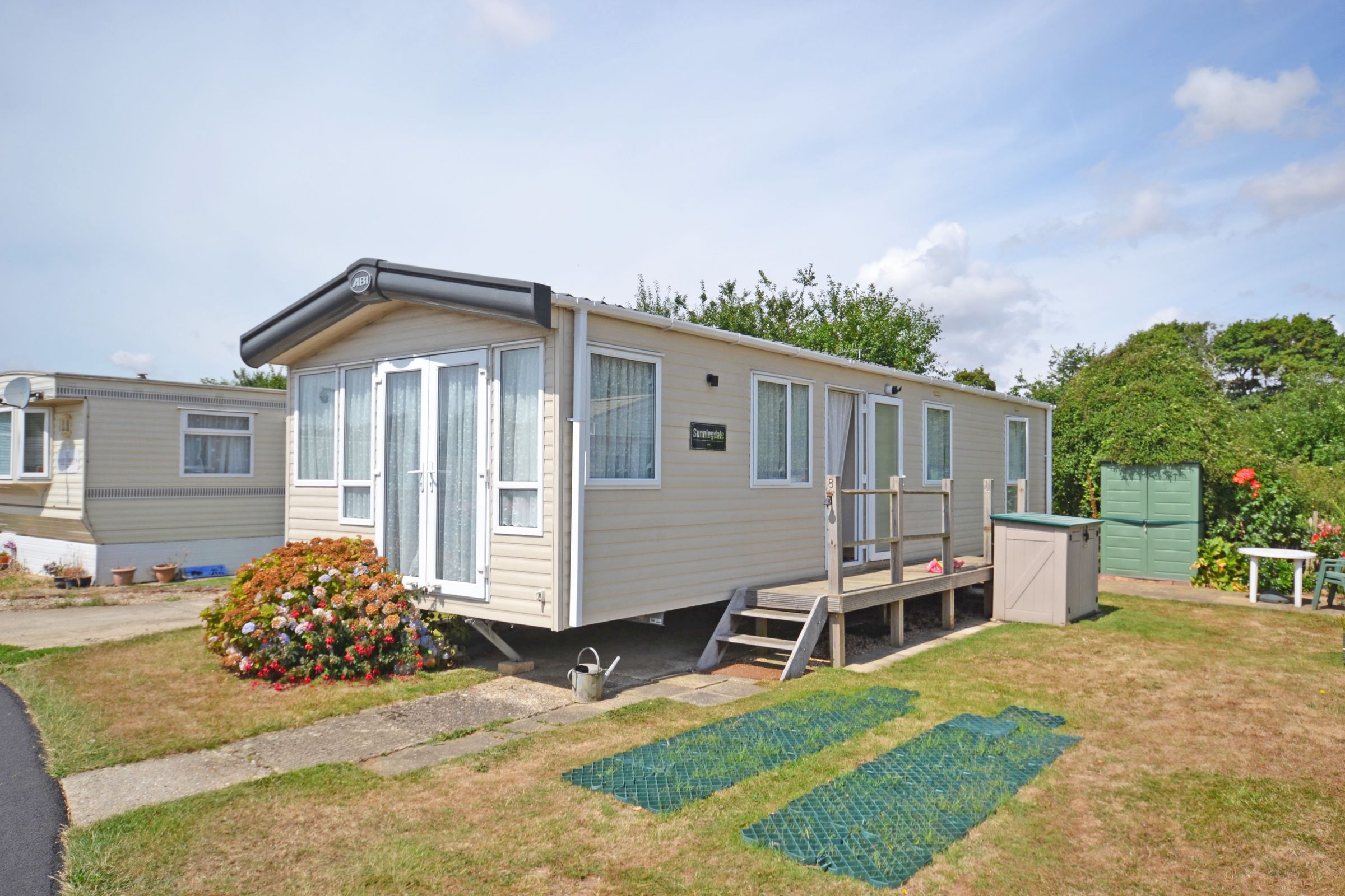 2 bed mobile/park home for sale in Chichester Road, North Bersted