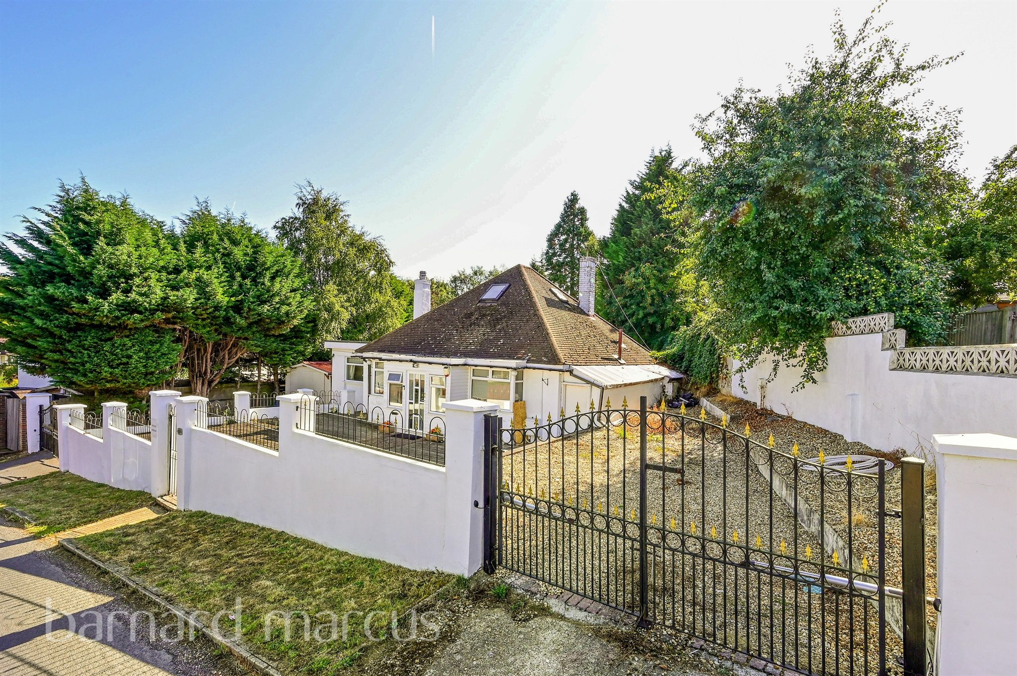 4 bed property for sale in Beechen Lane, Lower Kingswood, Tadworth KT20