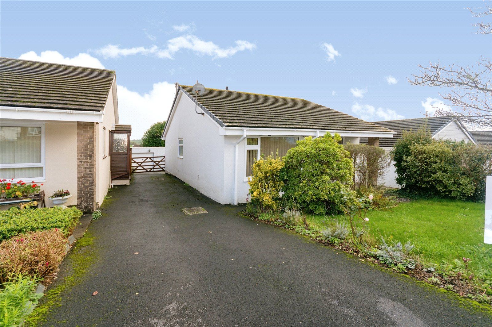 3 bed bungalow for sale in Oaklands Park, Buckfastleigh, Devon TQ11 Zoopla