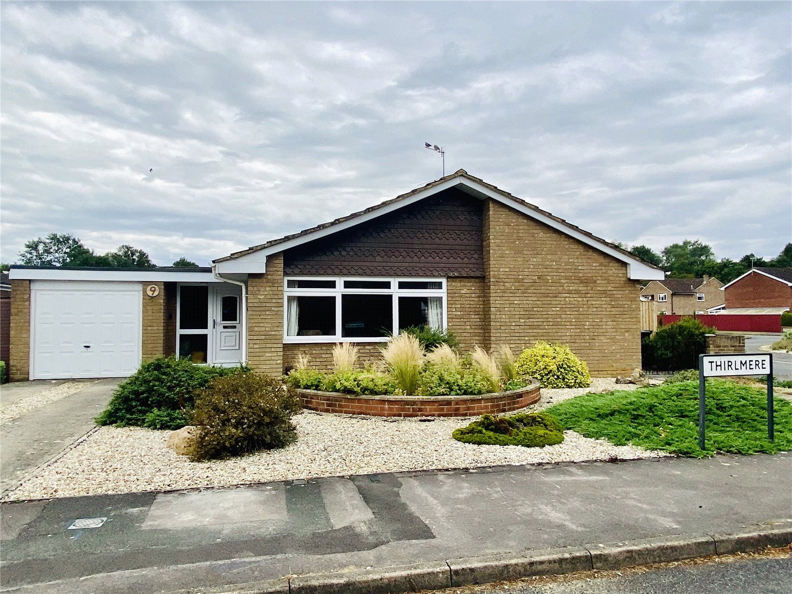 3 bed bungalow to rent in Thirlmere, Liden, Swindon, Wiltshire SN3 Zoopla