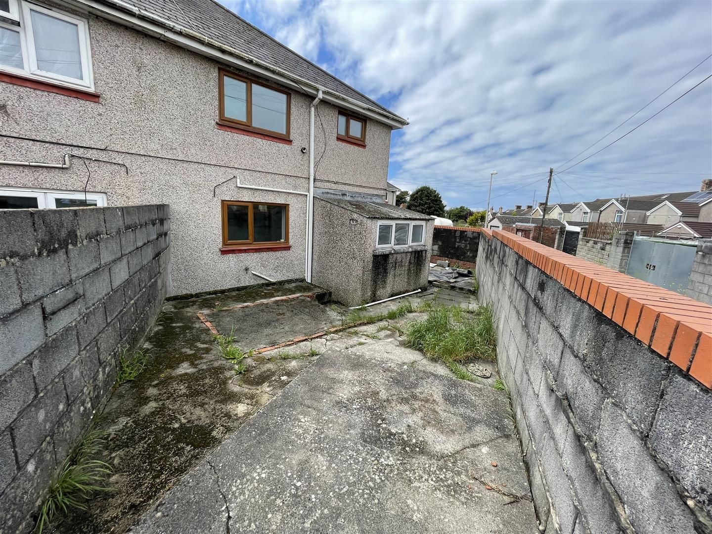 3 bed semidetached house for sale in Graig Avenue, Llanelli SA15 Zoopla