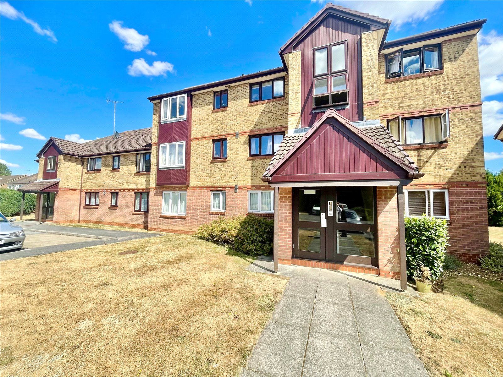 1 bed flat for sale in Hunters Lane, Leavesden, Watford, Hertfordshire