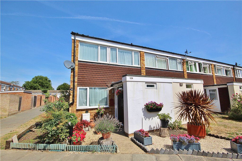 3 bed end terrace house for sale in Peregrine Road, SunburyOnThames