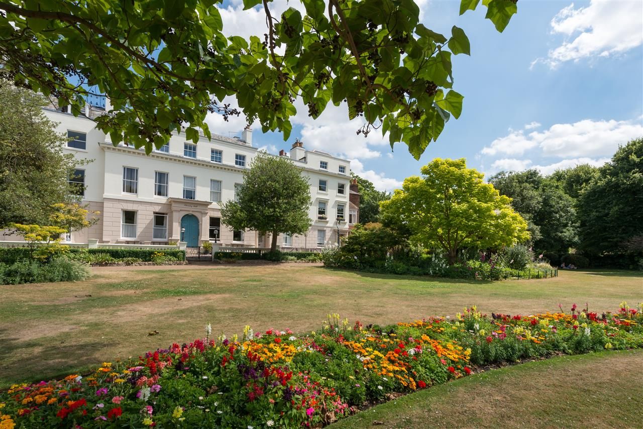 2 bed flat for sale in Dane John, Canterbury CT1 Zoopla