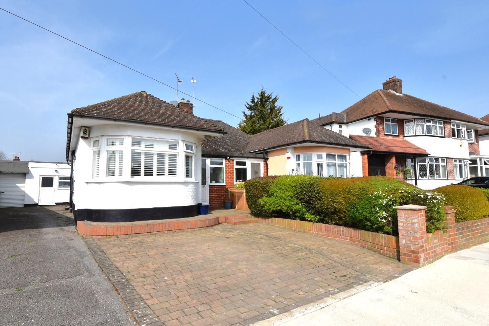 4 bed semidetached bungalow for sale in Greencroft Avenue, Ruislip HA4