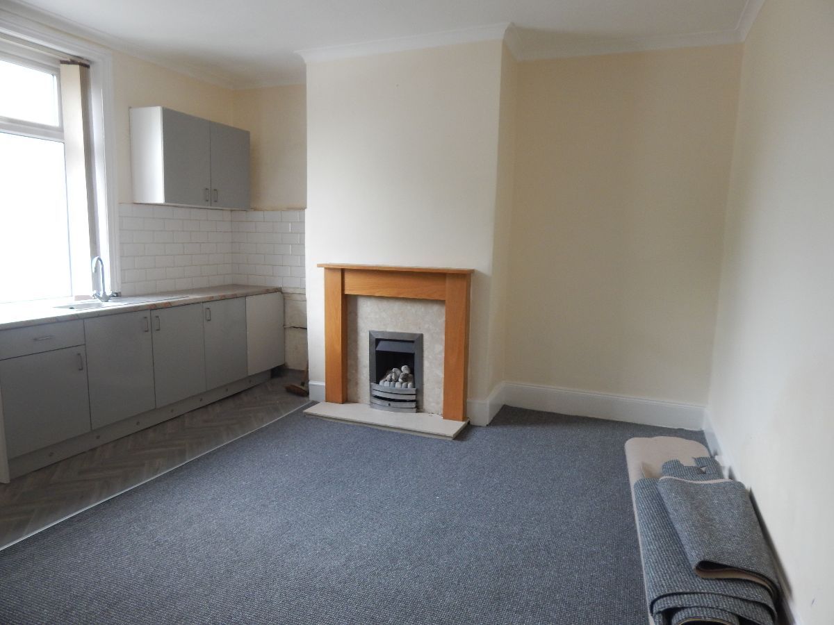 1 bed terraced house to rent in Court One, Halifax Road, Batley WF17