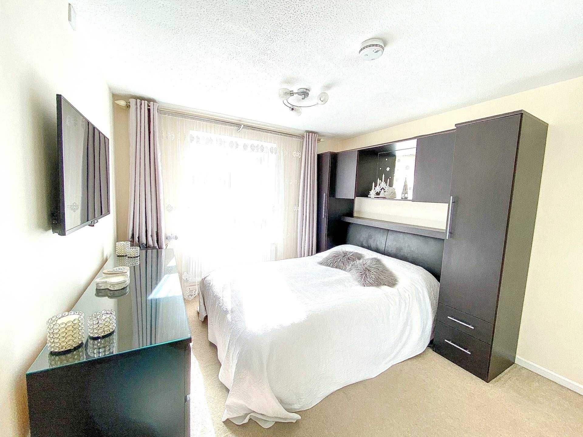 Hunters Walk, Borehamwood WD6  