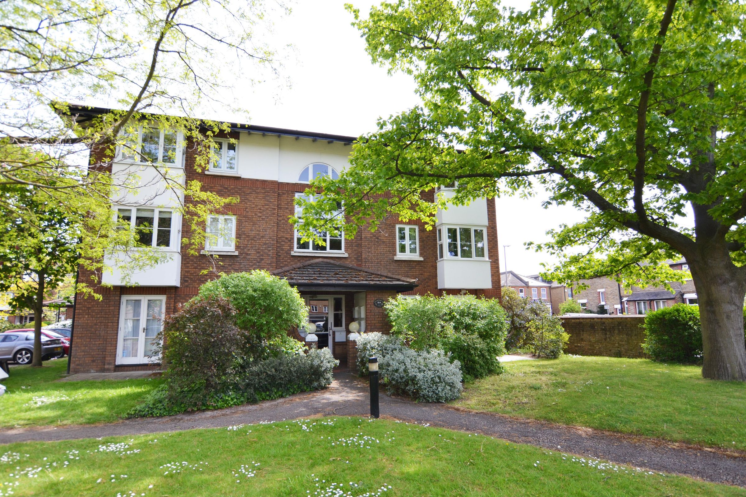 1 bed flat to rent in Kingsworthy Close, Kingston Upon Thames, UK KT1