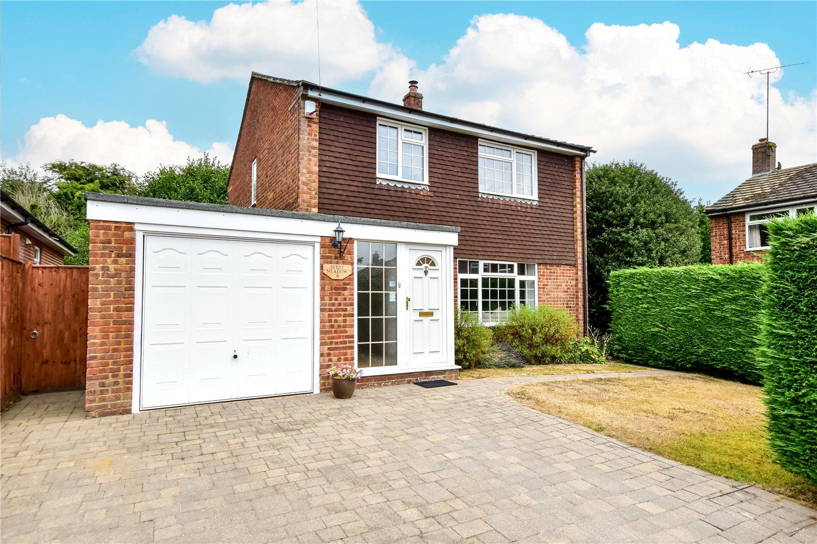 4 bed detached house for sale in Holly Tree Close, Ley Hill, Chesham