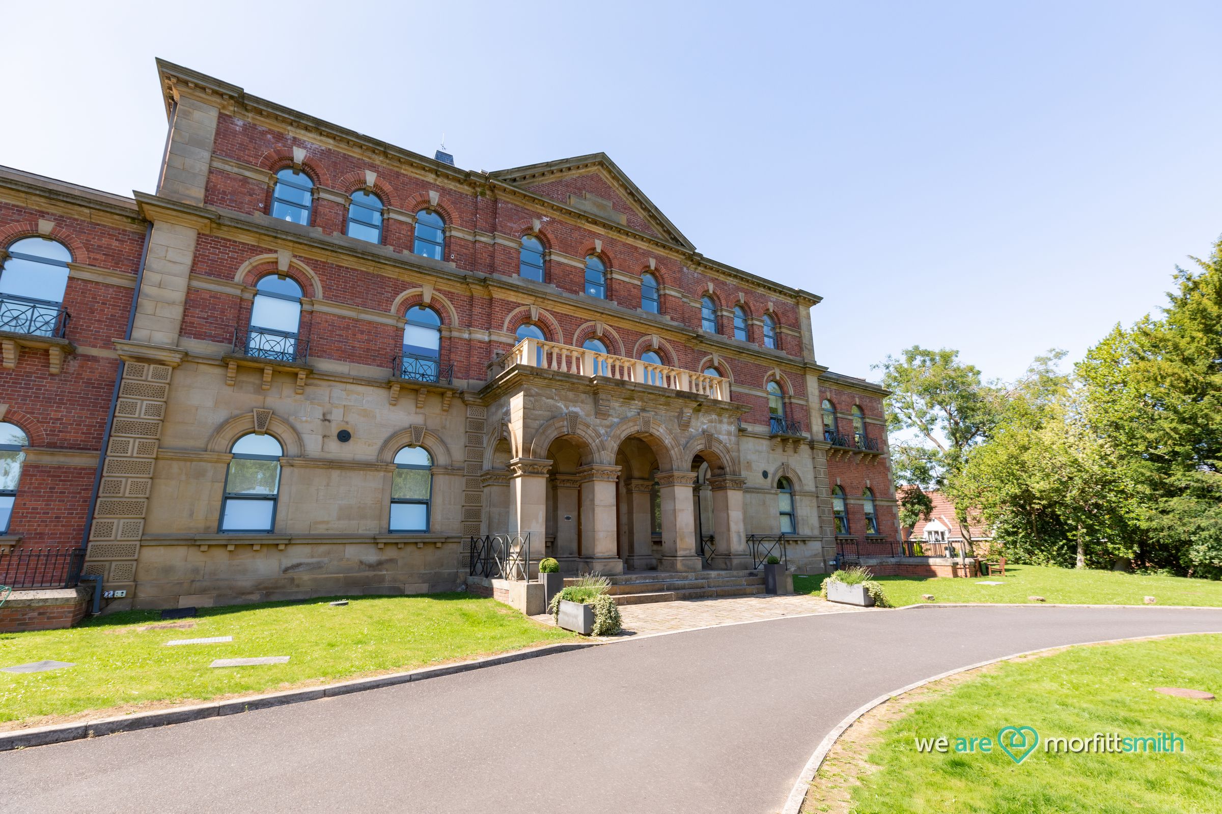 Middlewood Lodge, Middlewood Rise, Wadsley Park Village, - Stunning Apartment S6  