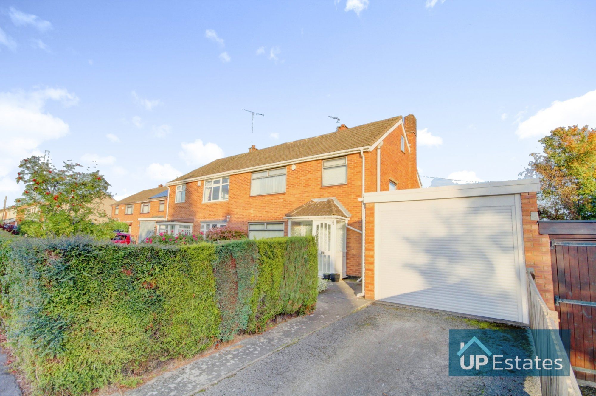 4 bed semidetached house for sale in Humphrey Davy Road, Bedworth CV12