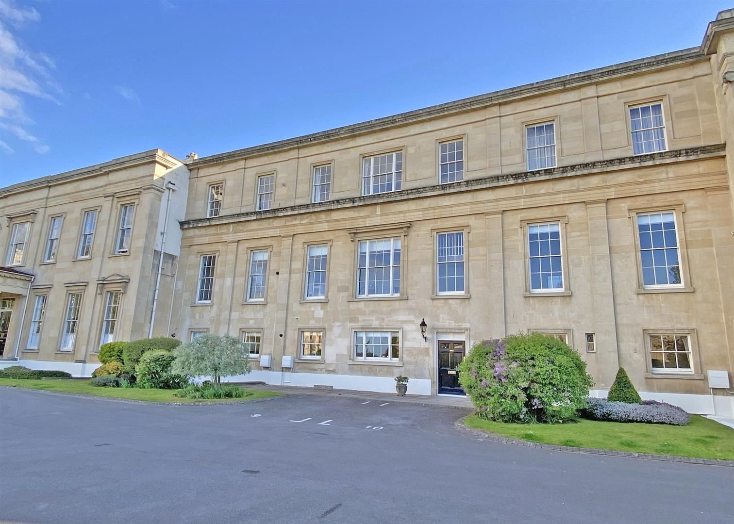 2 bed flat for sale in Suffolk Square, Cheltenham GL50 Zoopla