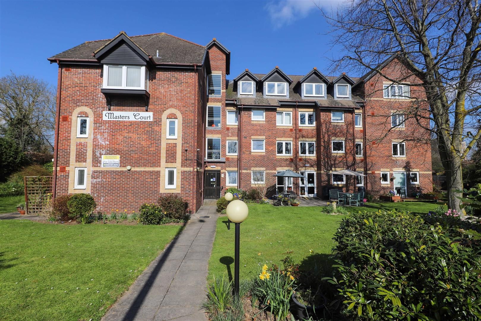 2 bed flat for sale in Wood Lane, Ruislip HA4 Zoopla