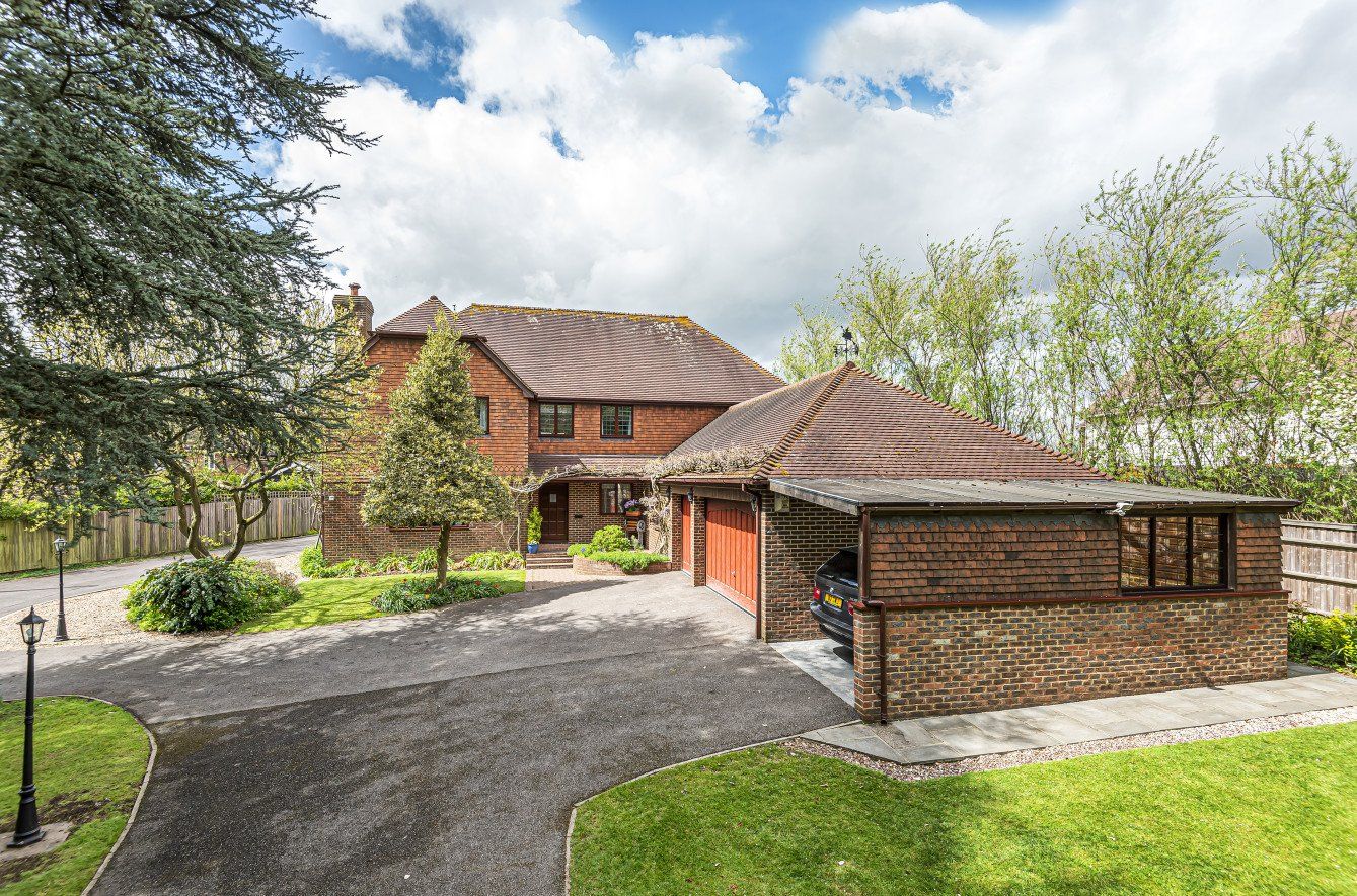 5 bed detached house for sale in Sutton Valence Hill, Headcorn Road