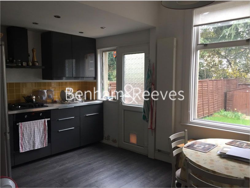 3 bed terraced house to rent in Drayton Avenue, Ealing W13 Zoopla
