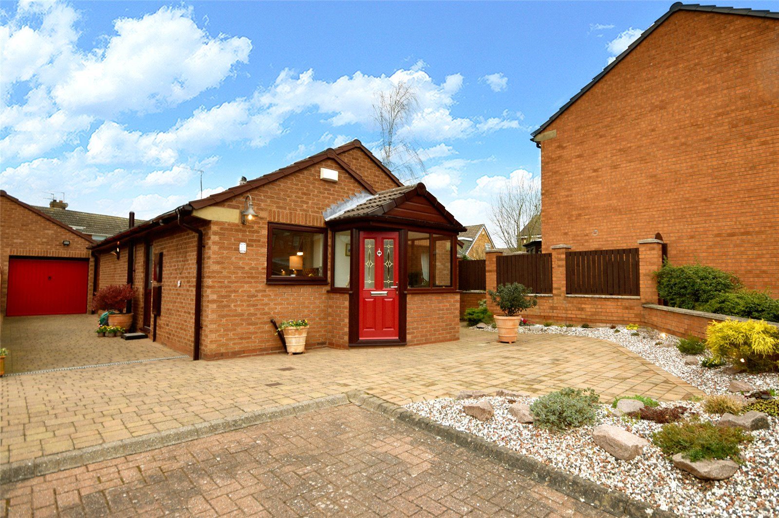 2 bed bungalow for sale in Meadow Way, Cottingham HU16 Zoopla