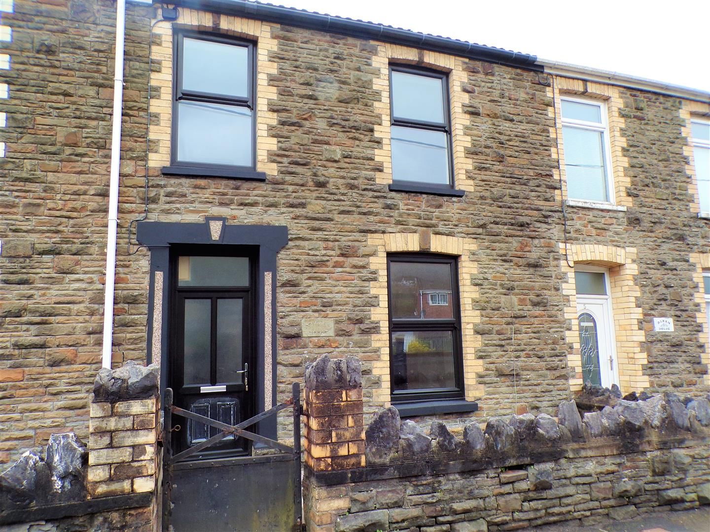 4 bed property to rent in Tarren Terrace, Cwmavon, Port Talbot SA12
