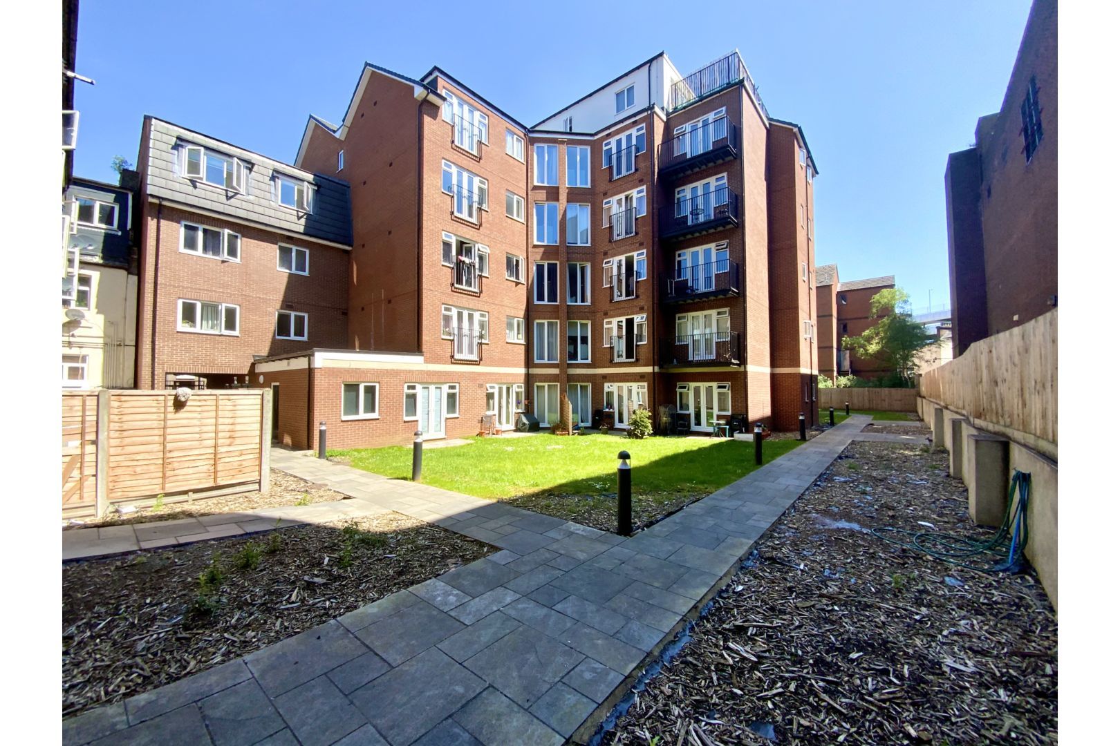 26 John Street, Luton LU1  