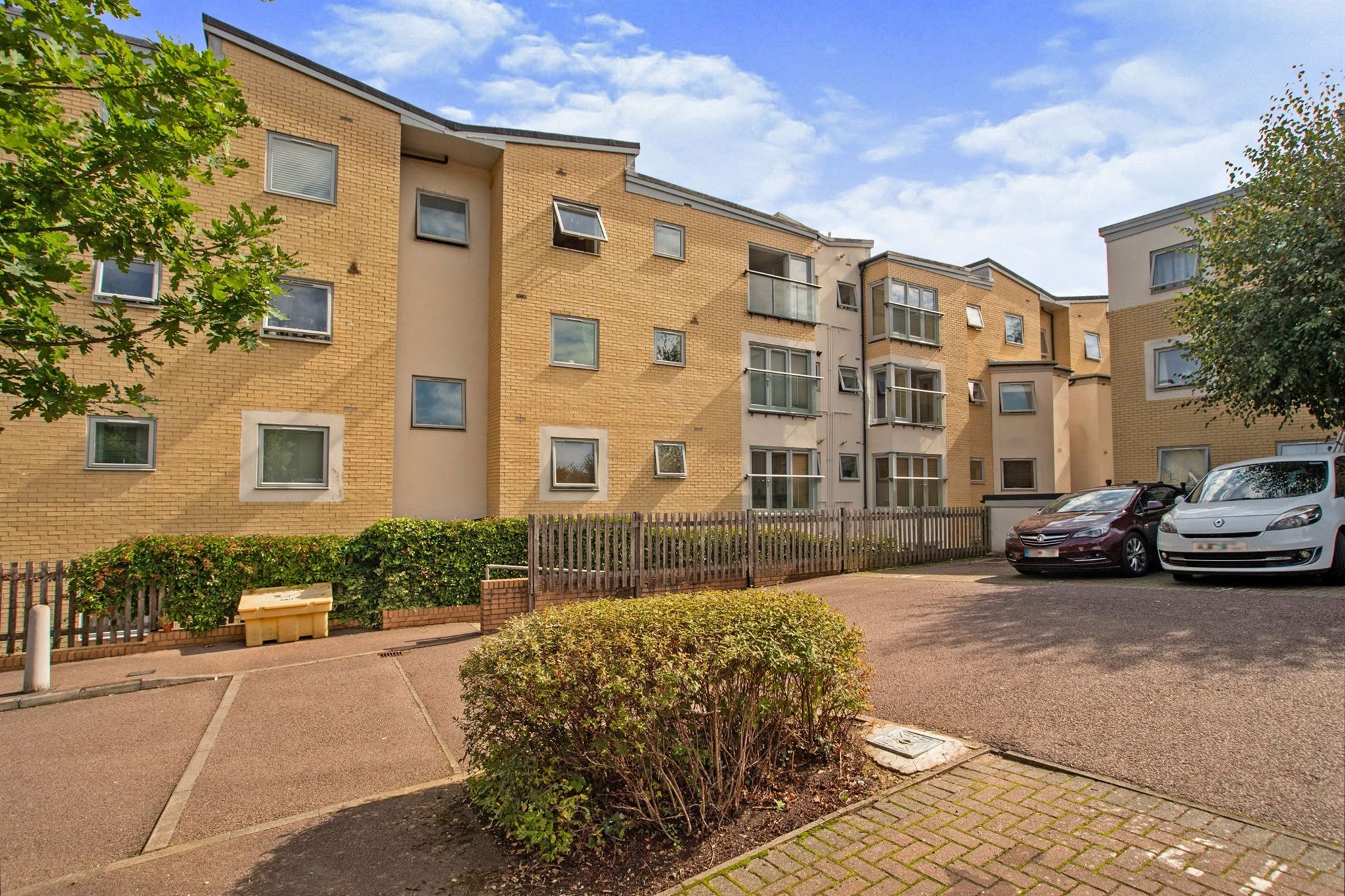 2 bed flat for sale in Bury Road, Hemel Hempstead HP1 Zoopla