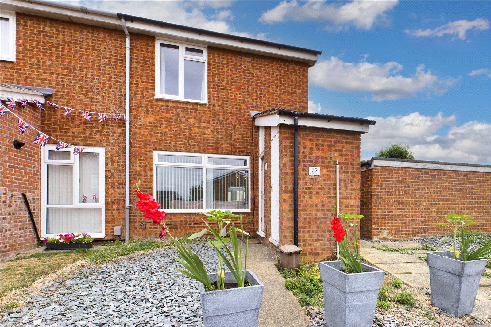 3 bed end terrace house for sale in Franklin Road, Biggleswade