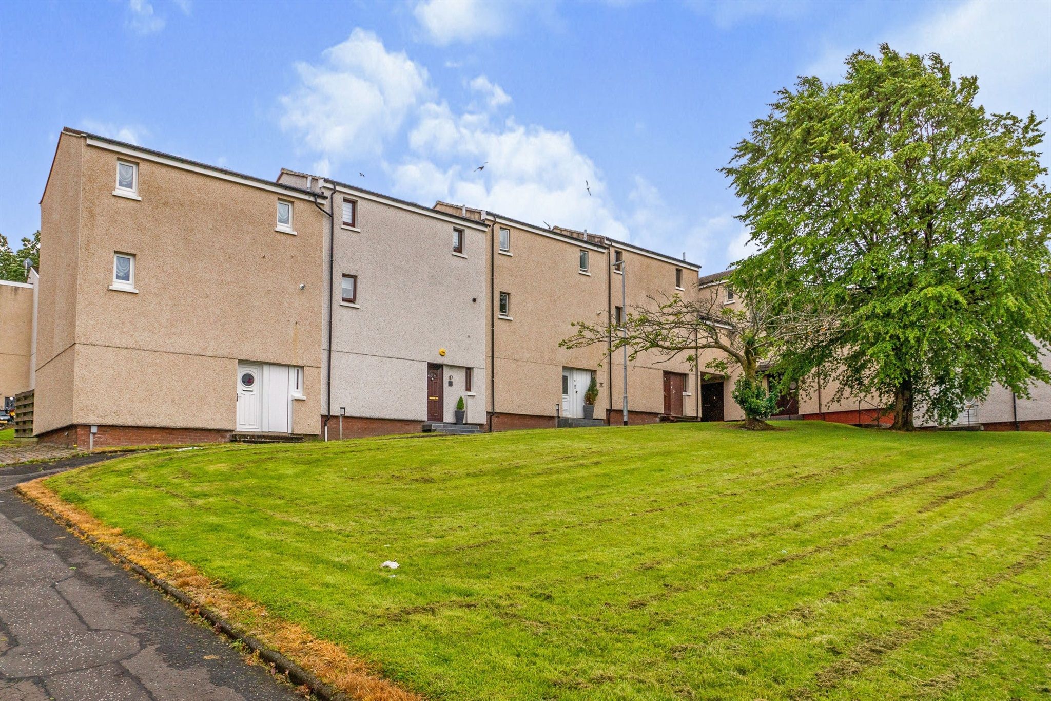 4 bed town house for sale in Roxburgh Way, Greenock PA15 Zoopla