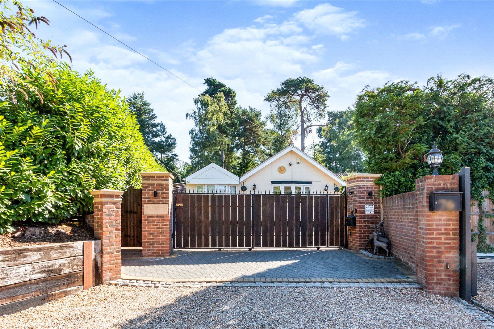 4 bed bungalow for sale in Iberian Way, Camberley GU15 Zoopla