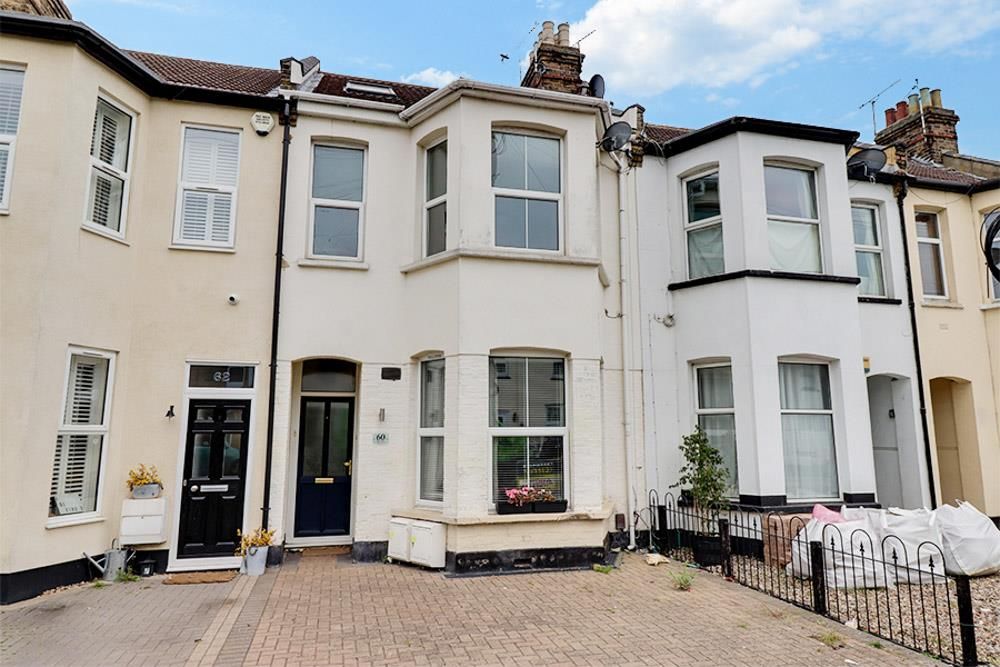 3 bed flat for sale in West Road, Shoeburyness, SouthendOnSea SS3