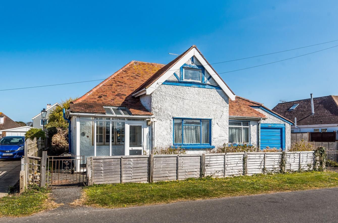 2 bed detached bungalow for sale in Copeland Road, Felpham, Bognor
