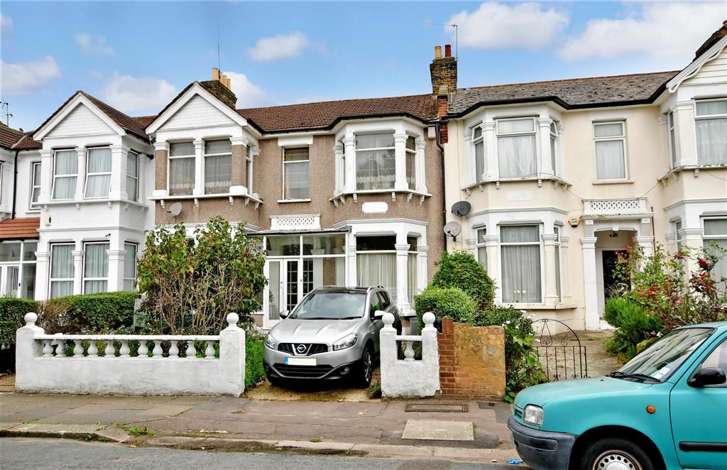 5 bed terraced house for sale in Endsleigh Gardens, Ilford, Essex IG1