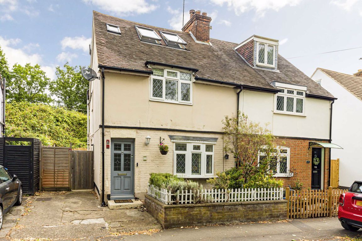 3 bed property for sale in Lower Green Road, Esher KT10 Zoopla