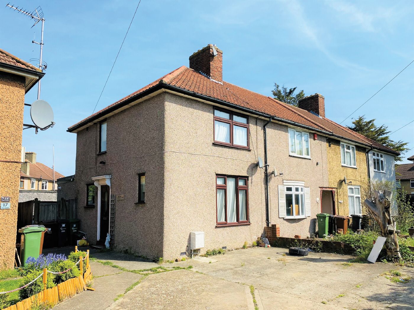 3 bed end terrace house for sale in Wren Gardens, Dagenham RM9 Zoopla