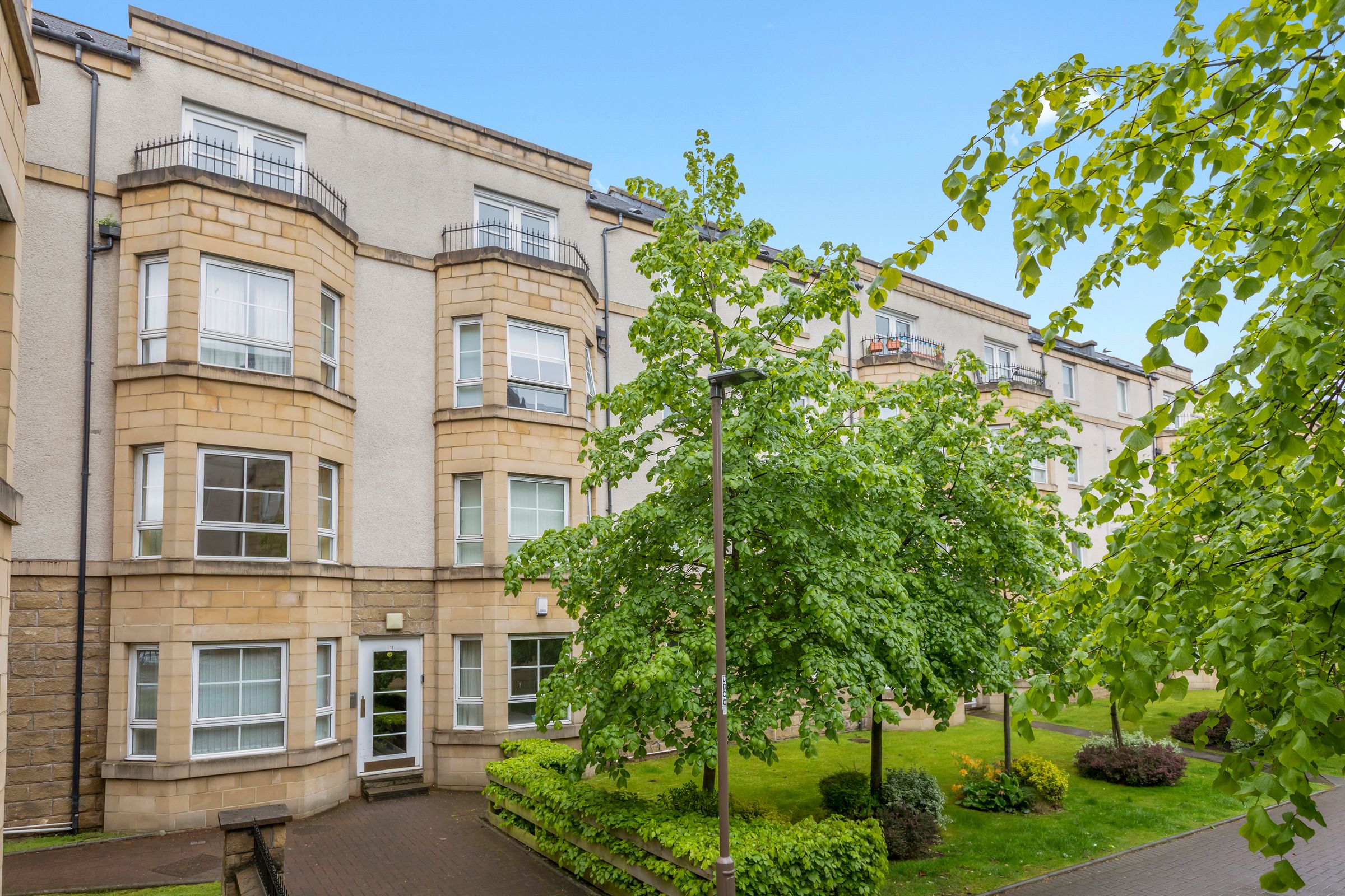 Dicksonfield, Edinburgh East EH7  