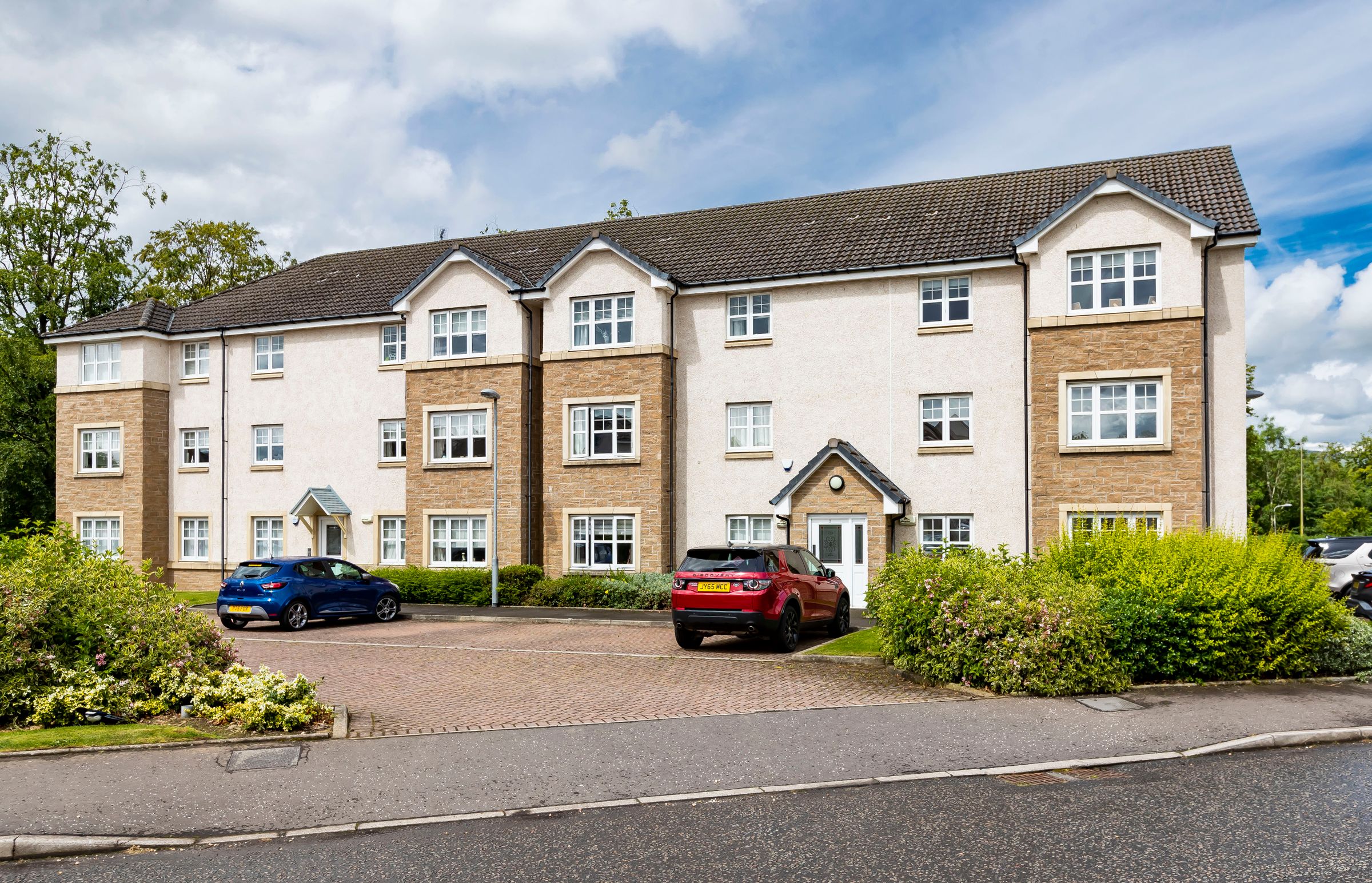 2 bed flat for sale in Bothlin Court, Lenzie, Kirkintilloch, Glasgow
