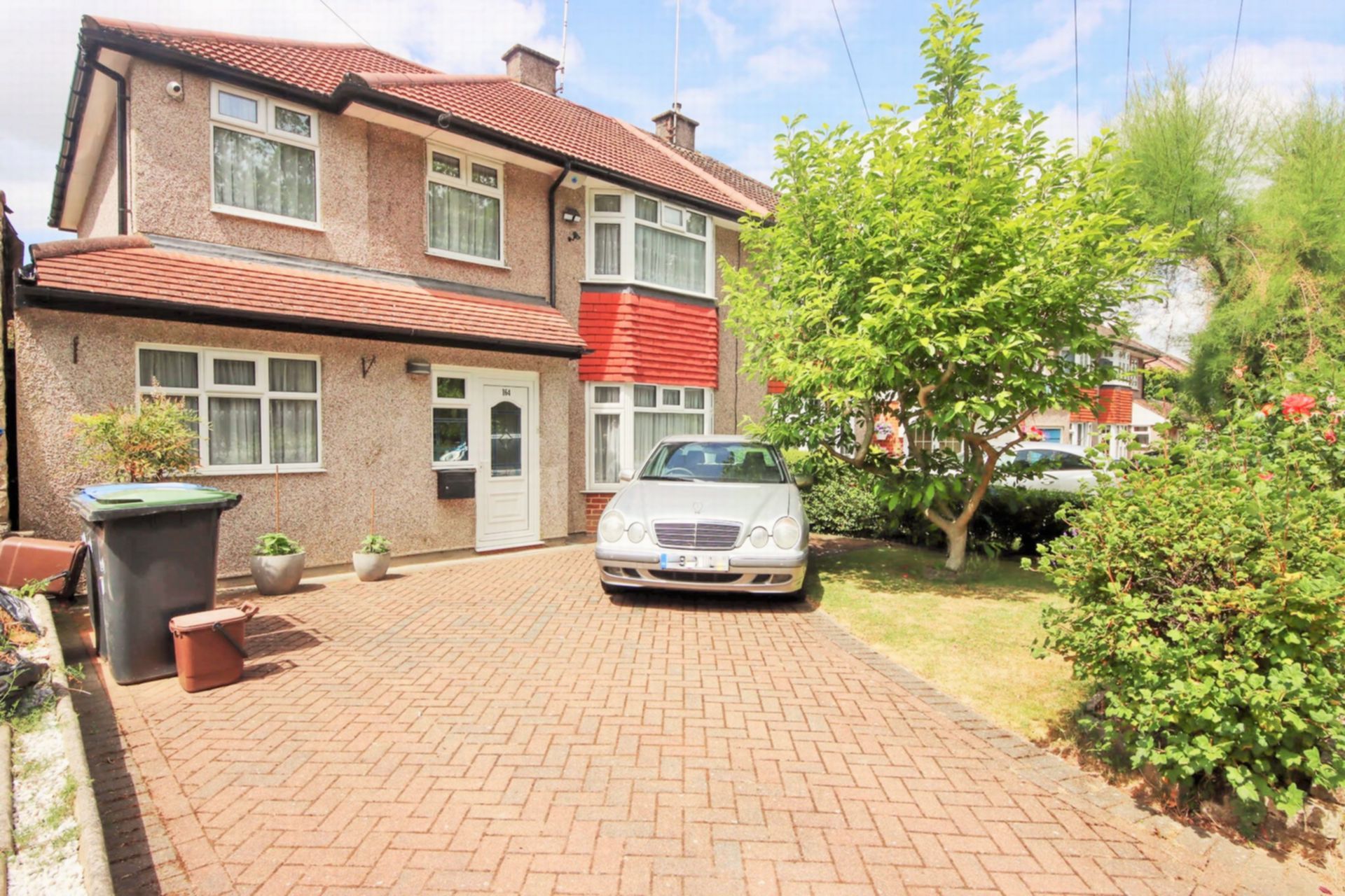 4 bed semidetached house for sale in Lonsdale Drive, Oakwood EN2 Zoopla