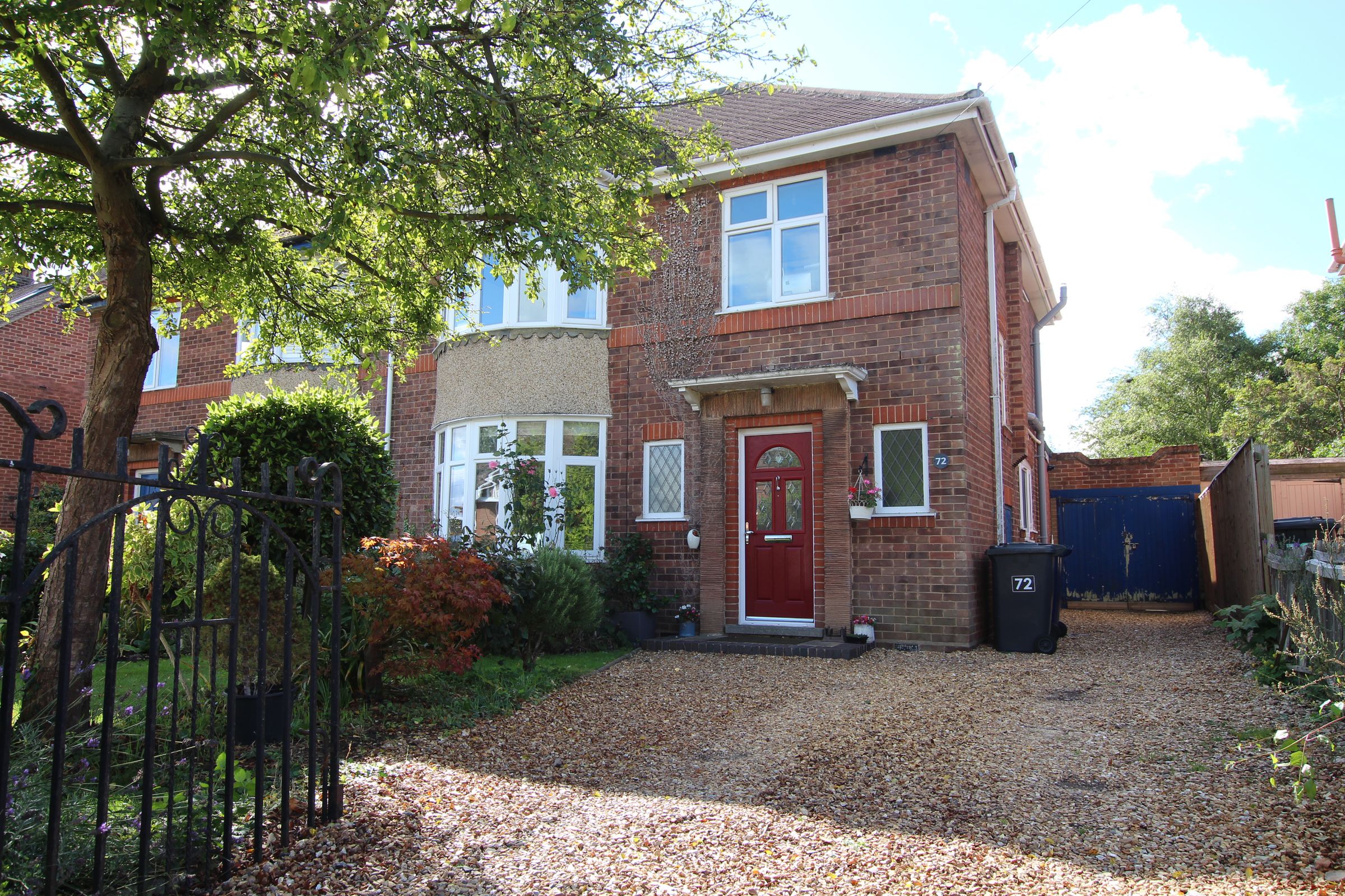 4 bed semidetached house for sale in Thornton Road, Girton, Cambridge