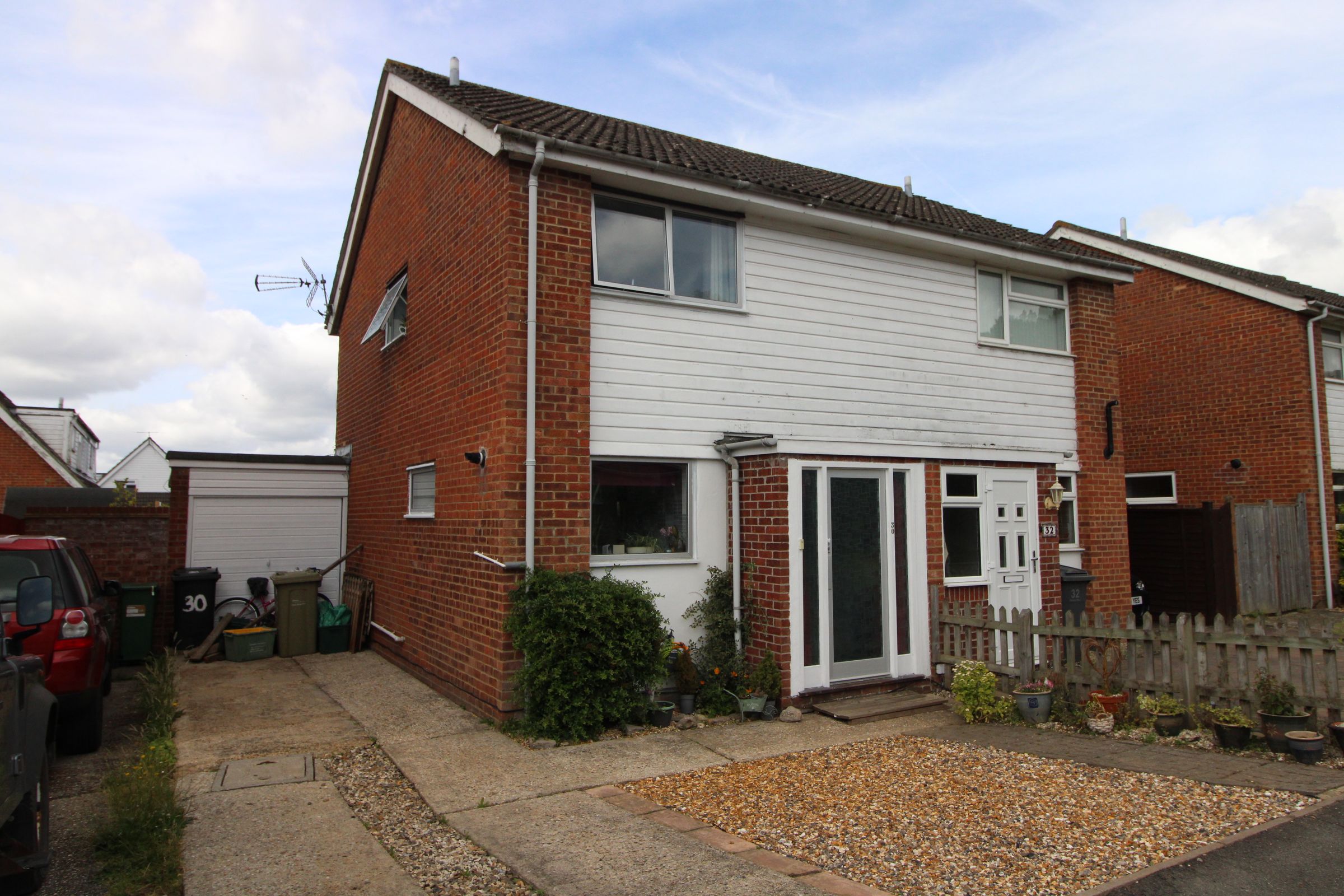 3 bed semidetached house for sale in Mersey Way, Henwick, Thatcham