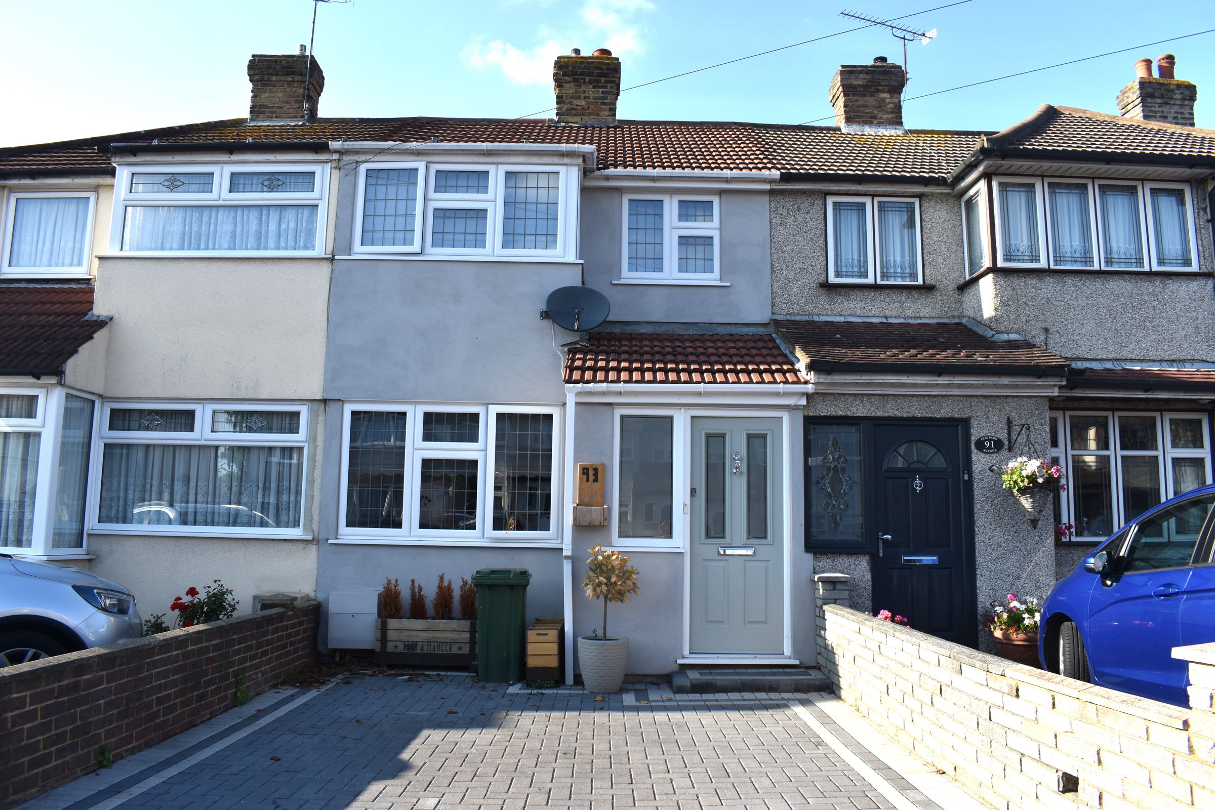 3 bed terraced house for sale in Elm Park Avenue, Elm Park, Essex RM12