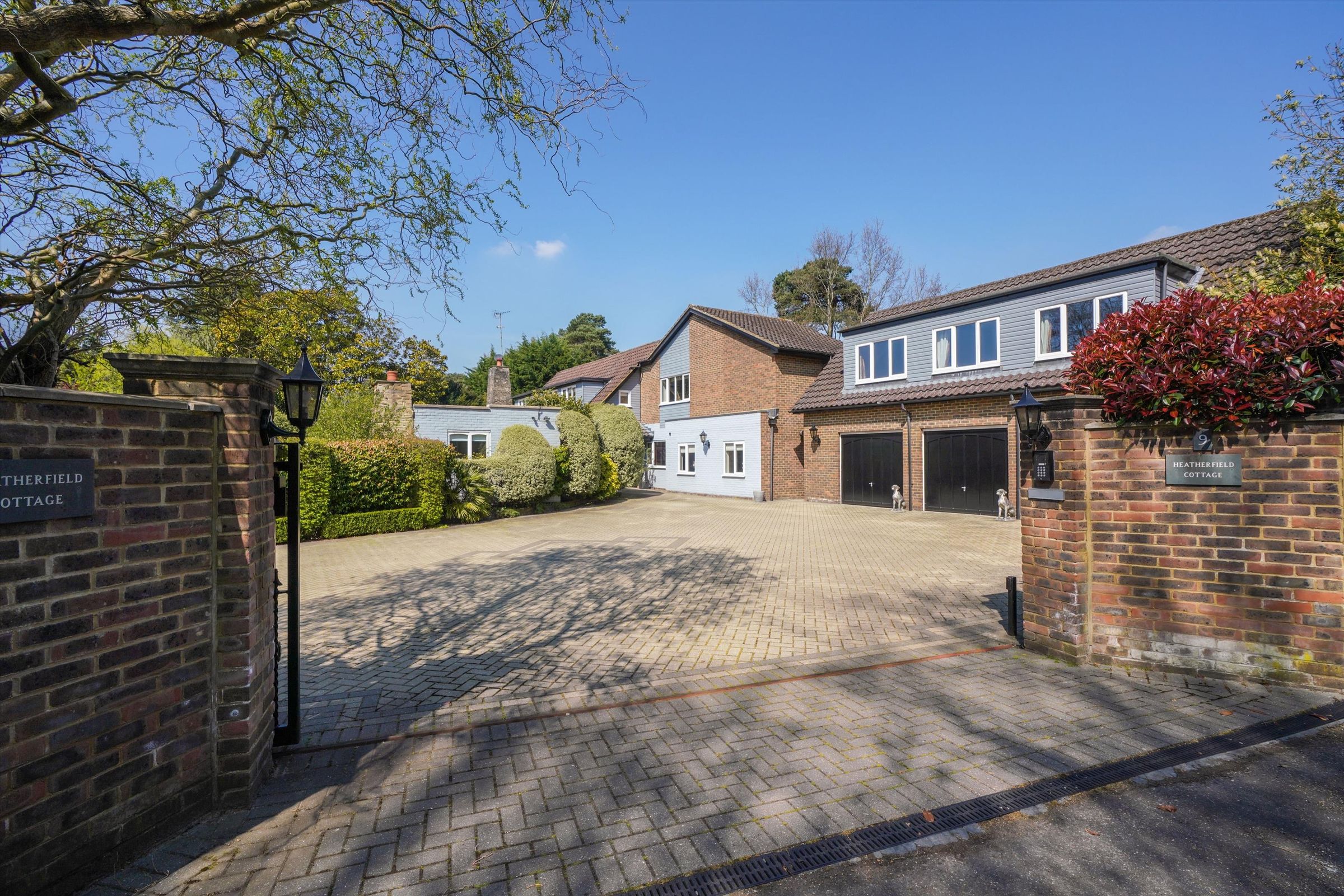 Heatherfield Lane, Weybridge, Surrey KT13  