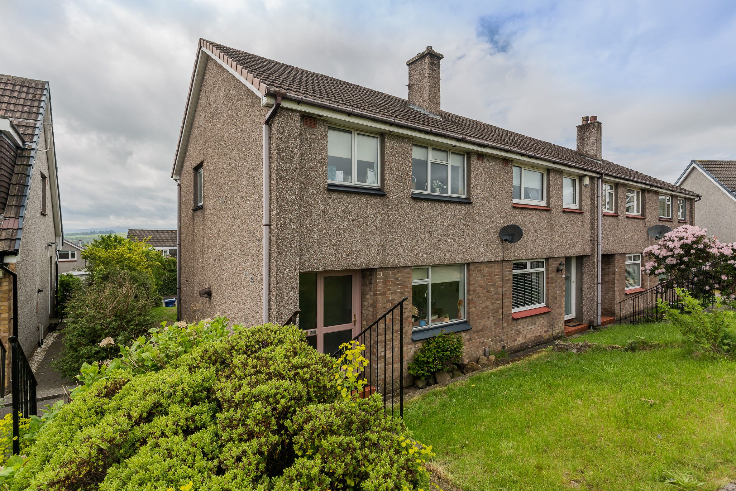 3 bed property for sale in 31 Yarrow Crescent, PA7 Zoopla