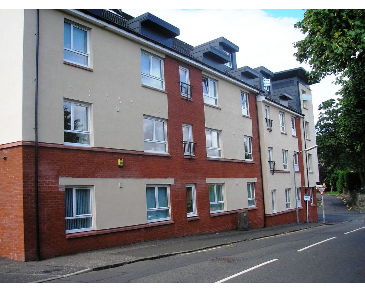 2 bed flat to rent in Kings Road, Johnstone, Johnstone PA5 Zoopla