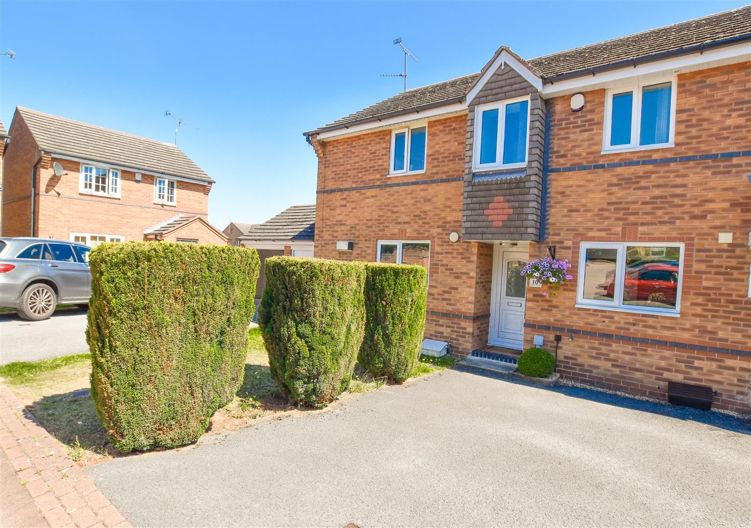 2 bed terraced house for sale in Middle Ox Gardens, Halfway, Sheffield