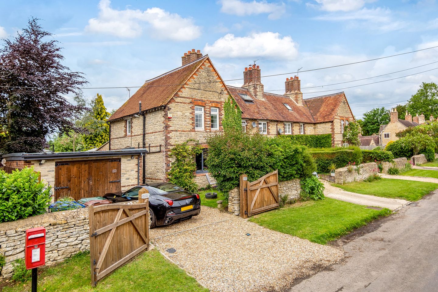 2 bed cottage for sale in Pear Tree Farm Industrial Units, Bicester