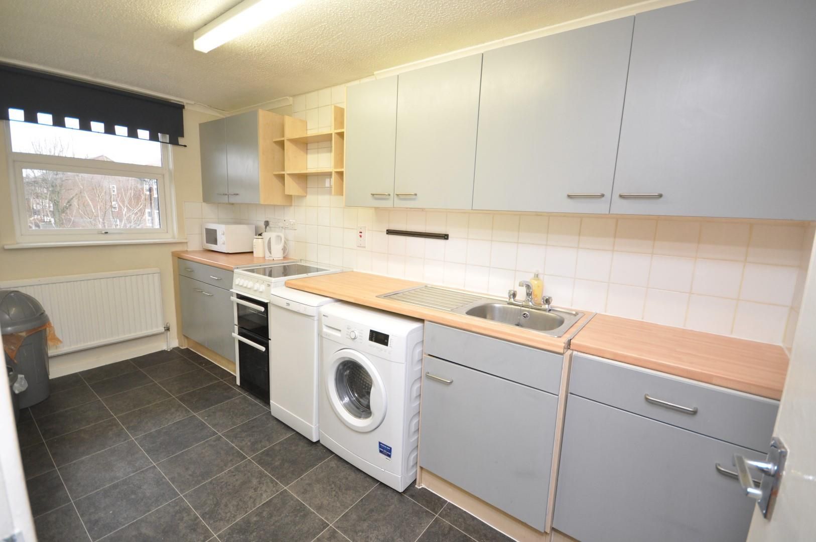 1 bed flat to rent in Bellflower Path, Romford, Essex RM3 Zoopla