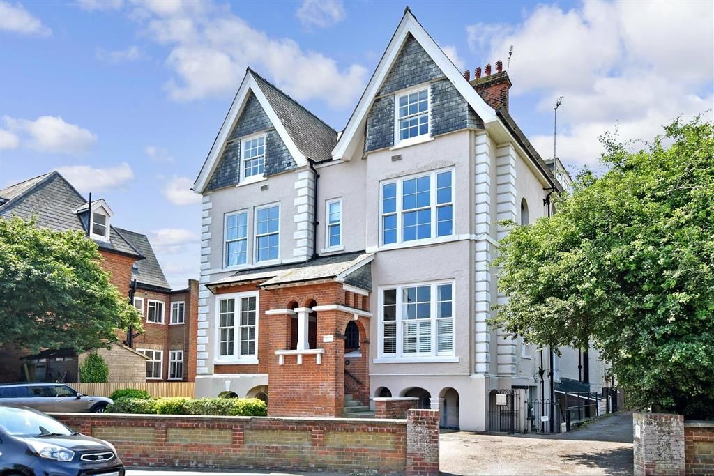 2 bed flat for sale in Cheriton Gardens, Folkestone, Kent CT20 Zoopla