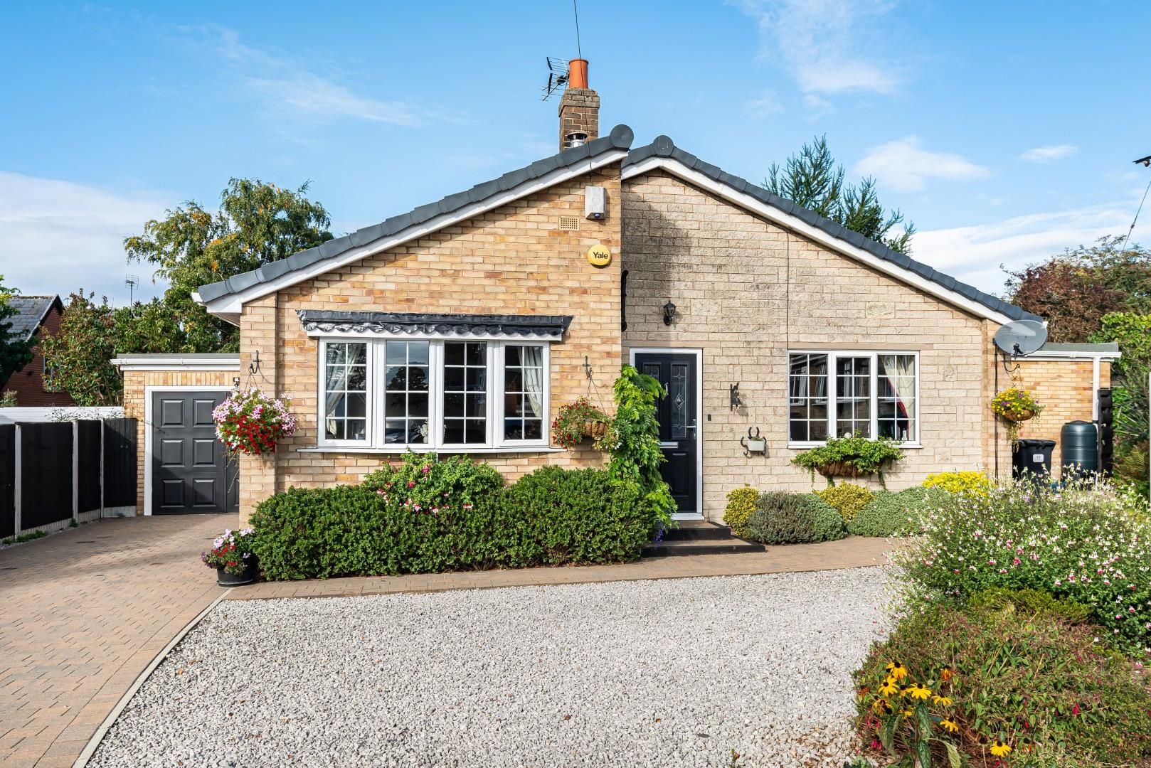 4 bed detached bungalow for sale in Beech Grove, Camblesforth, Selby