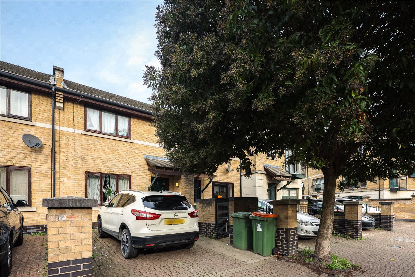 3 bed terraced house to rent in Badminton Mews, Britannia Village